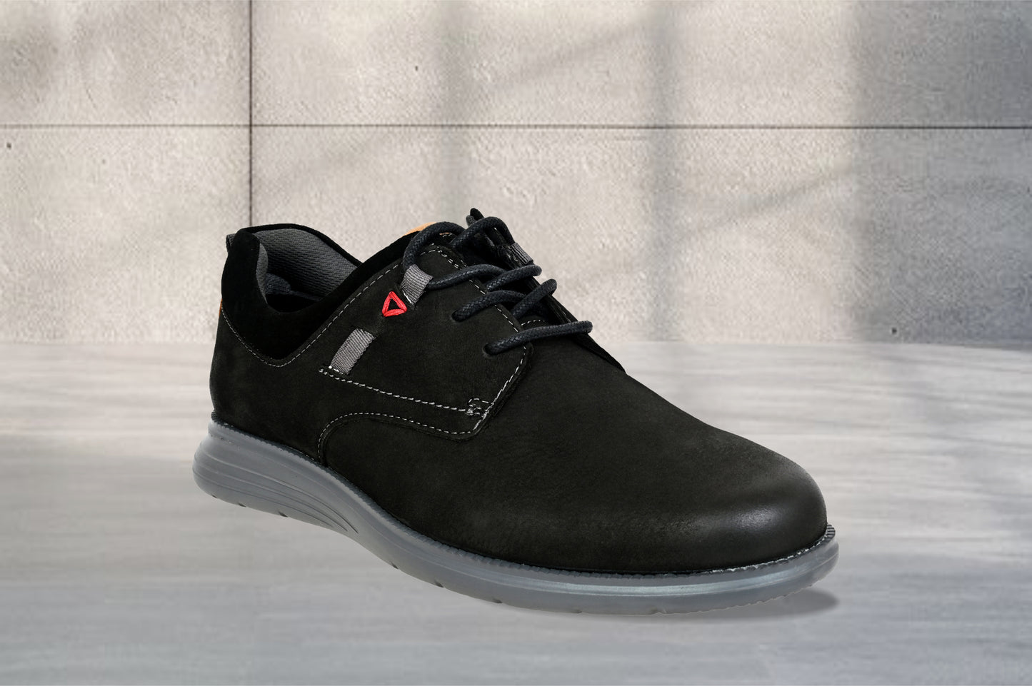 Black Leather Men Round Toe Lightweight Nubuck Sneaker