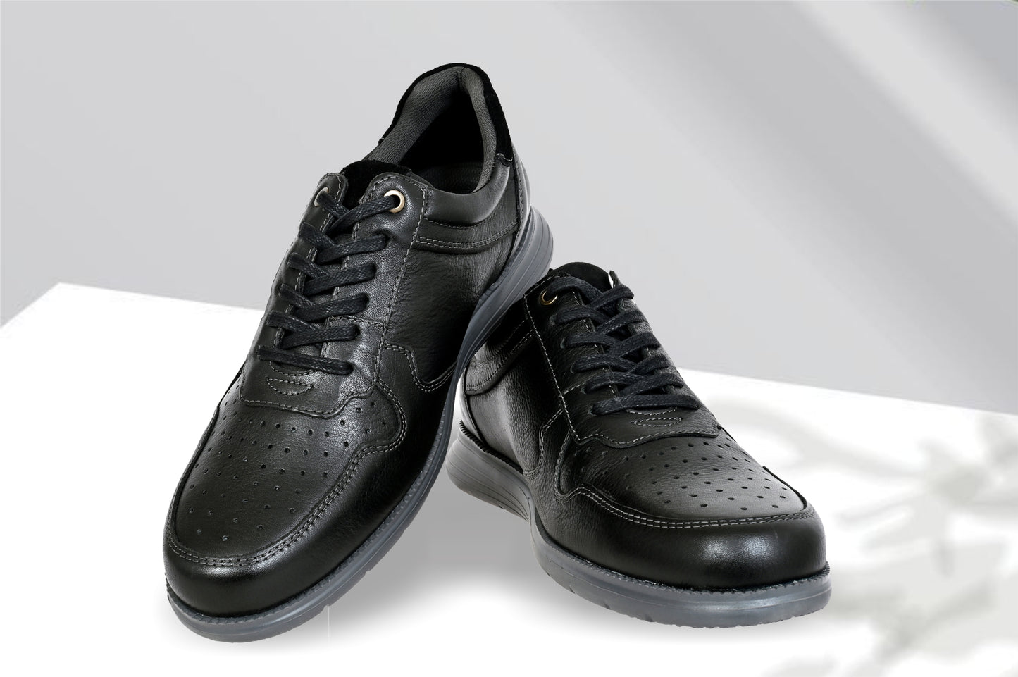 Black Leather Men Perforations Round Toe Lightweight Sneaker
